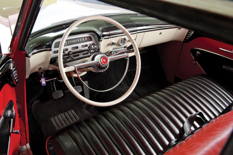  Mercury Monterey 2-Door Hardtop 1954 года  (фото 20 из 22)
